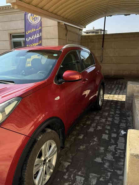 سبورتج 2017 وارد اوربي 
الضرر ( باب السائق تبديل + الباب خلف السائق صبغ + بارد في الجاملغ الايمن الامامي ) داخل العراق بدون ايرباك ، السيارة ماشية 115 الف كيلو متر محرك السيارة 1600
جاهزة من تيارات تبريد شغال السعر 155 ورقة.
***********
