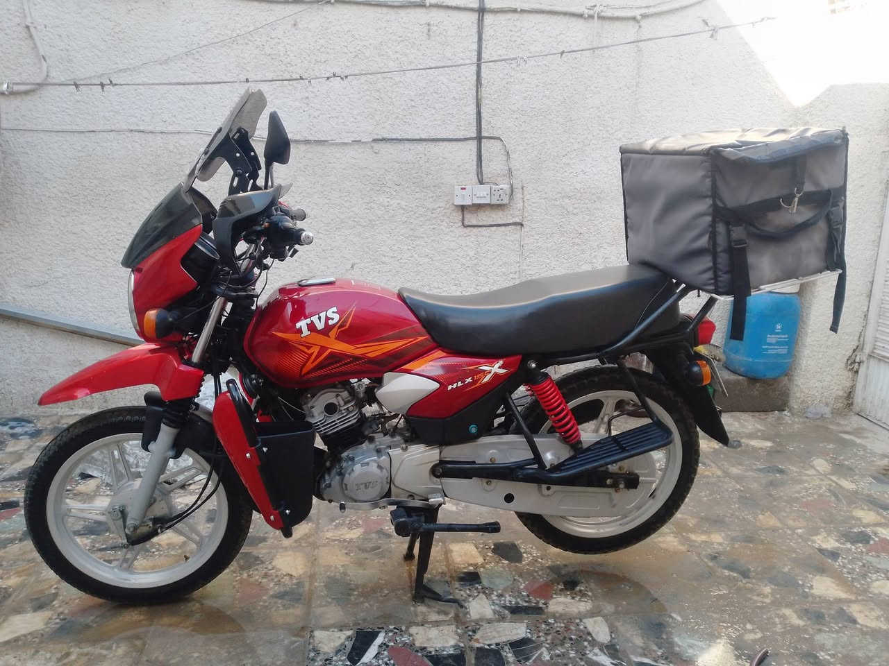 تي في اس للبيع موديل 2021 مال شركه مرقمه بغدادباسمي تحويل ثاني يوم  جديد اي نقص مابيه دراجه حلوه ونضيفه كير ومكينه مكفول برغي مامفتوح بيه سعره 2250
مليونين وربع وبيه مجال مكان بغداد الشعب
***********
