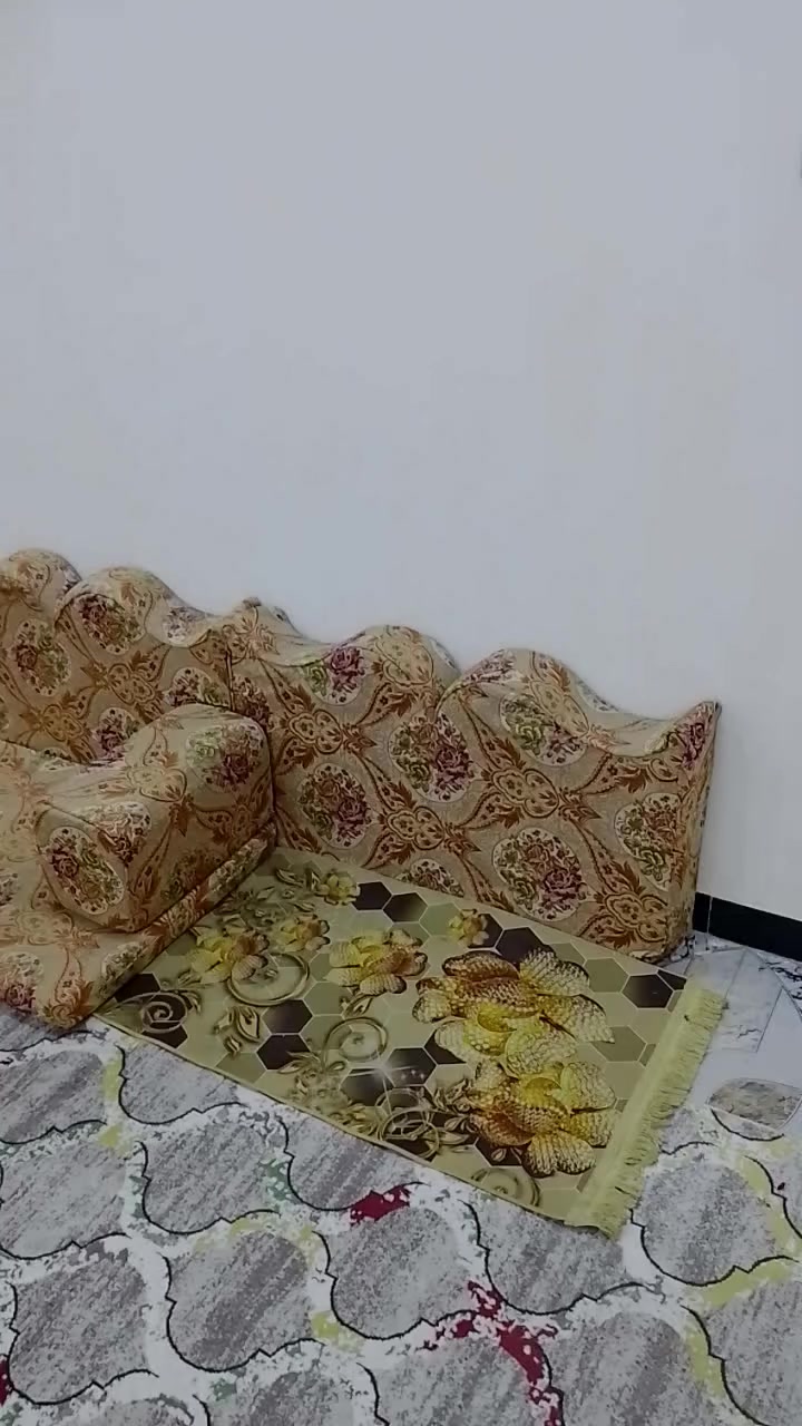 ديوان كامل البيع 9 متر
***********
