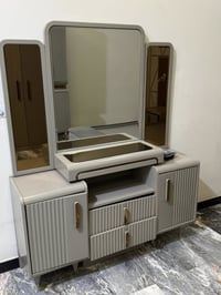 غرفه نوم جديده للبيع مستعجل قيم واخذ  07713979820