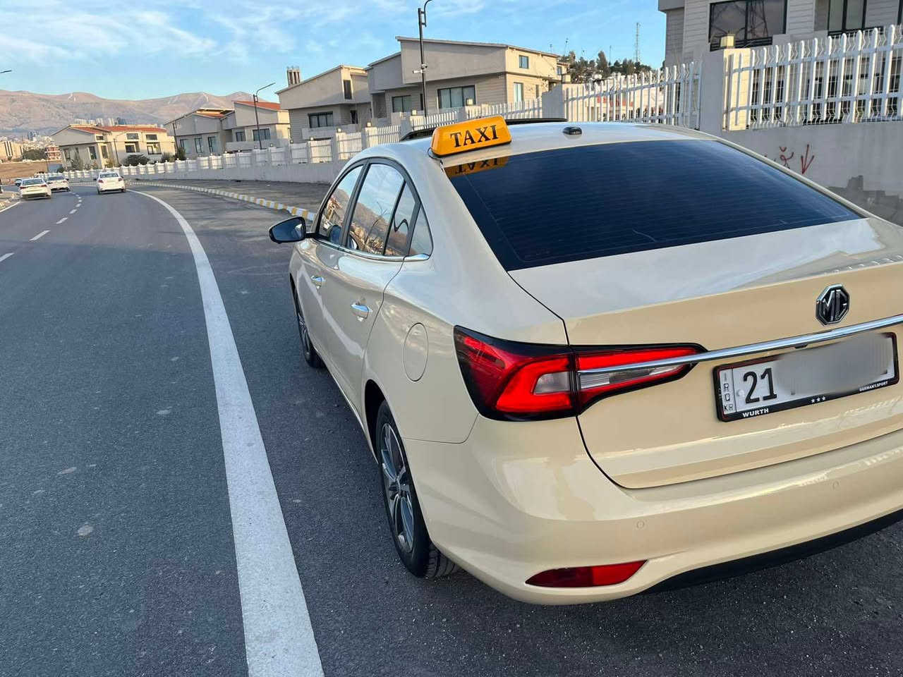 Mg 5
گێڕ عـــادی بەنزین نۆڕماڵ
ماشااللە ماشااللە
بەوشەرتەی بەقەدەر هایبرێدێک بەنزین سەرف دەکات
نرخی زۆر زۆر هەرزانە
تکسییە پارەی کاملی ژمارەو تابلۆی تەکسی دراوە
***********
فول فول مواسەفات 
بەس گێڕی عادییە
ئەمە لەوانەی بازاڕ نییە بەتەحەداوە یەک دانەی گێڕعادی لەم مواسەفاتانەی هەبێت کرابێت بە تکسی 
استراد خاص 
بەسمە
ویل کرۆم
سلايد 
٤ كاميرا 
لەکاتی یوتێرندا هەرچوار کامێرەکەی ئیش دەکات
شاشە گەورە
ئاوێنە شەفت 
ئاوێنە کارەبا
ڕادار
خەتی جادە
كوشن كامل جلد 
كوشن كارەبا
دەسکی دەرگای بیلاد نیکل
لایت لید و زینۆن بیلادی 
کوشن هیتر 
سوکان تەقەڵ و هیتەرو کامل تەحەکوماتی سەر سوکان 
تەحدید سورعە
گێر عادى السليمانية, العراق
