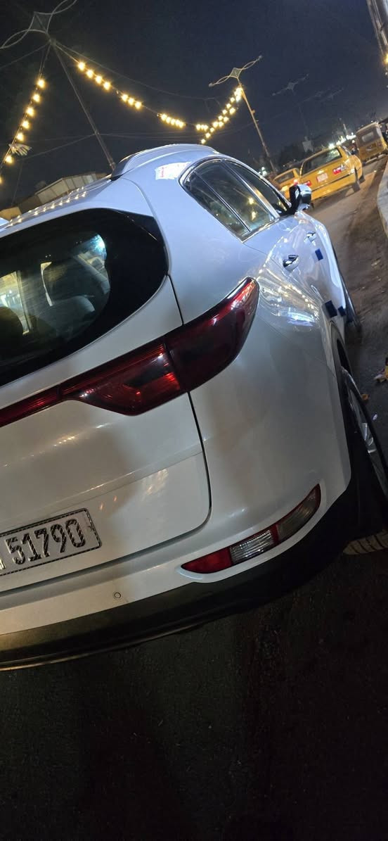 اسلام عليكم 
كيه سبورتج للبيع  موديل ٢٠١٧ خليجي
السياره جديده ونضيفه بمعنه الكلمه ماشيه ٩٠الف بيهه طخات بصيطه ومكحلات 
سعرهه ١٧٥ورقه 🫡 عنواني بغداد مدينه الصدر 
***********
