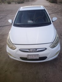 اكسنت 2015 • كفالة عام • فتحة سقف