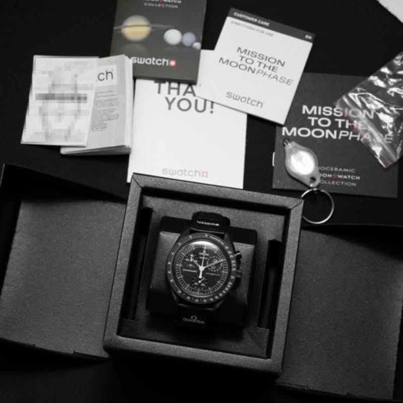 ساعة من ماركة اومكا Omega x Swatch MoonSwatch وارد اوربي
تحفة فنية

تصميم مستوحى من سطح القمر والأرض

مكينة كوارتز ناعمة ستوبوج (جميع السناتر شغاله)

المينا رمادية محببة تعكس شكل التضاريس القمرية

فول لامينوس ارقام واميال

مؤشر مراحل الأرض شغال يظهر الأرض بألوان خاصة والمحيطات تتوهج تحت ضوء UV

مؤشر مراحل القمر شغال 

هيكل من مادة Bioceramic (خليط بين السيراميك والبلاستيك الحيوي)

 سير قماش VELCRO مختم

زجاج معدني مقبب ضد الخدش

مقاومة ماء وغبار 

السعر 35الف مع توصيل والملحقات


**إذا كنت صاحب هذا الإعلان وتريد حذفه لأي سبب، رجاءا أرسل رسالة إلى الدعم الفني**