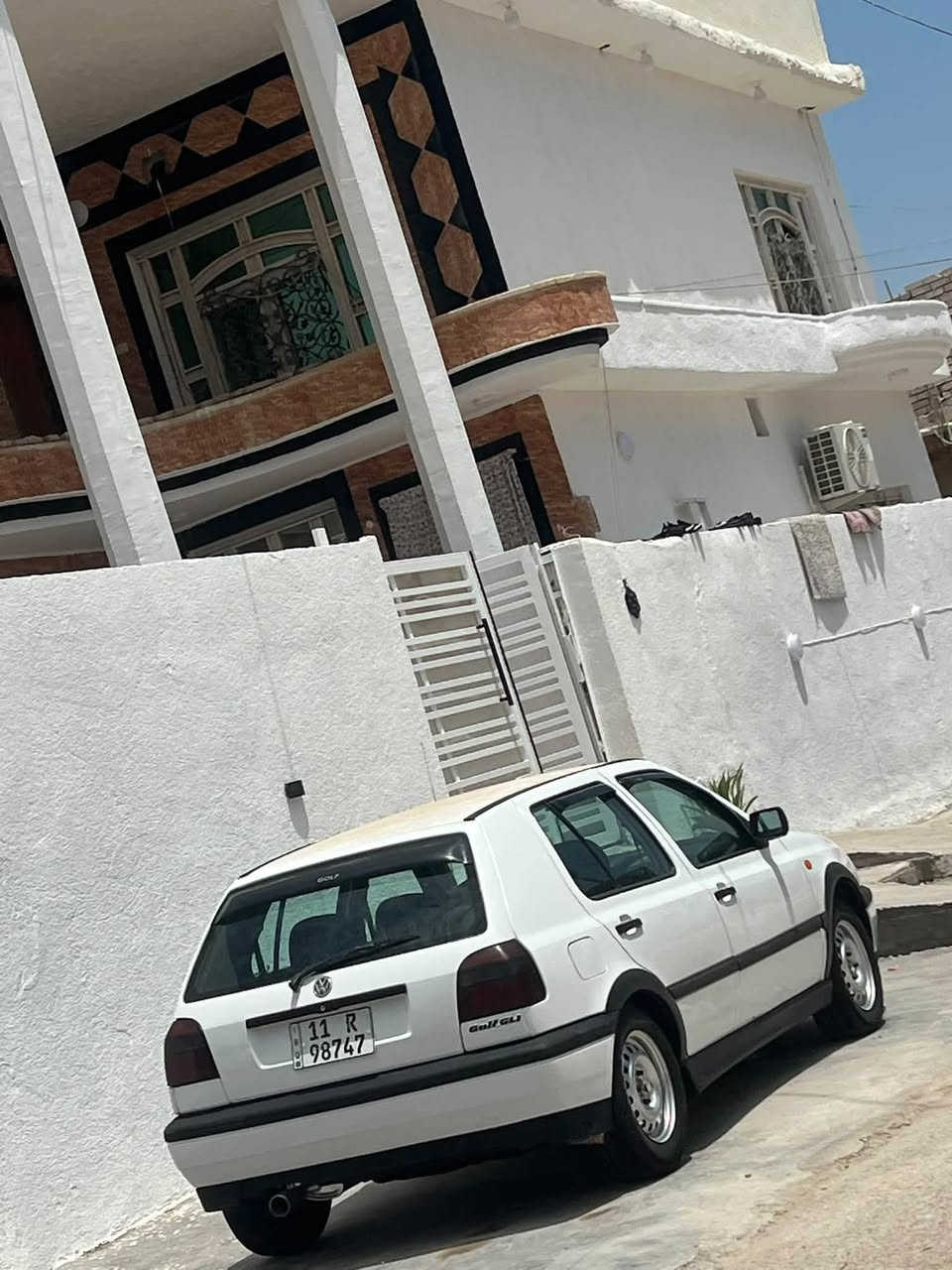 السلام عليكم
كولف gt موديل 92 نفخ 
السياره جاهزه تبريد شغال كير عادي 
ميكنه وكير جديده رقم بغداد أنكليزي 
العنوان المسيب ***********
