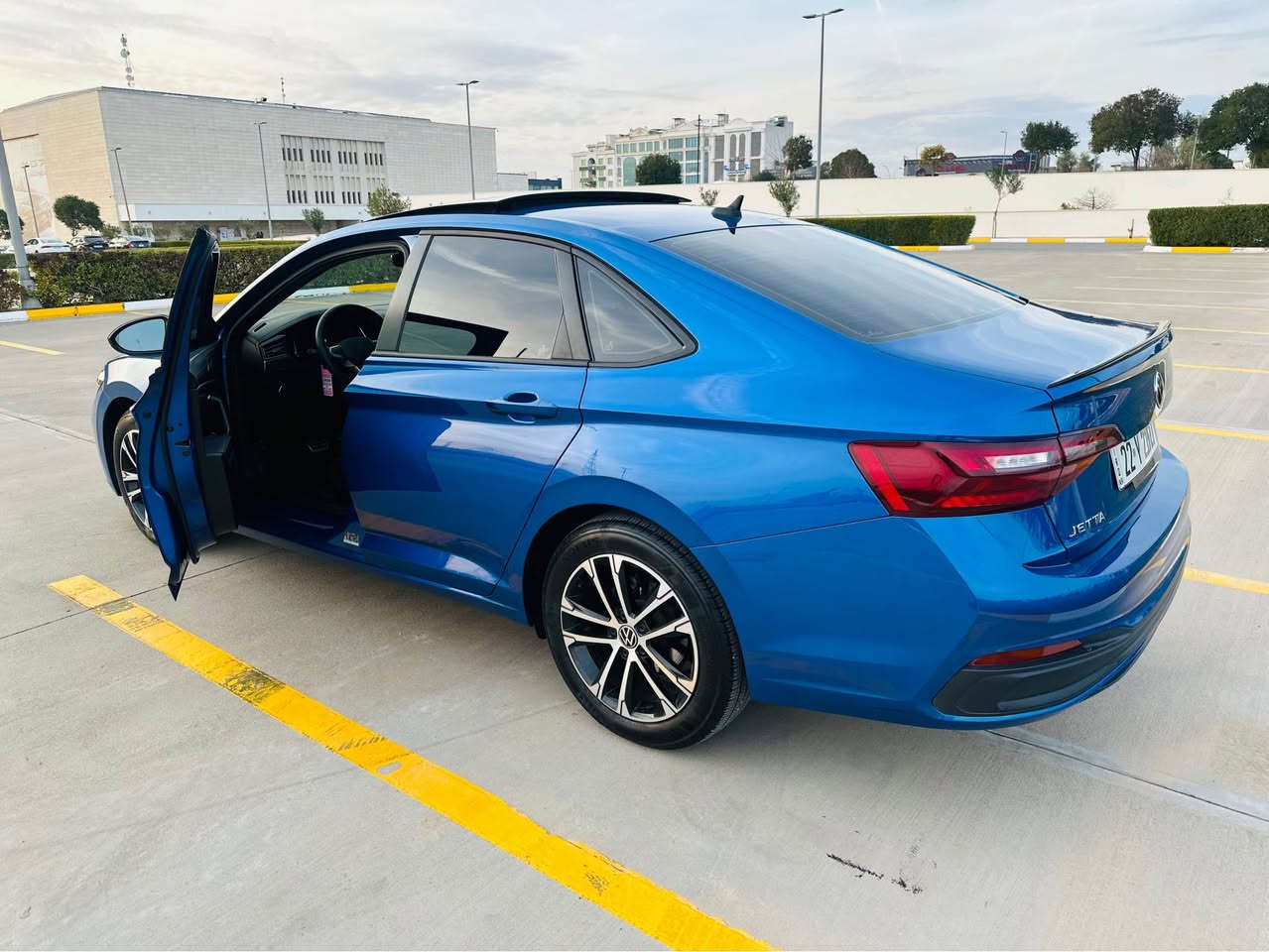 جيتا SE پلس Sport موديل 2023 بدون صبغ
حجم المحرك 1500 توربو
فوول مواصفات 
پانوراما - شاشات دجيتل - اضاءة داخلية 40 لون
تدفئة كشنات + ستيرن
رادار امامي 
ومواصفات اخرى كثيرة 
السيارة معروفة و عالمية 
وارد  كندي بدون صبغ  
مكان السيارة اربيل
*********** (whatsApp) أربيل, العراق
