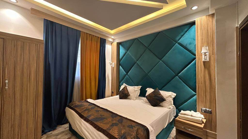 فندق كربلاء بلازما يستقبلكم بكل وقت وبكل حب تجربة واحدة تكفي ان تكون زبون دائمالعنوان: كربلاء - باب بغداد - مقابل سيطرة الكفيل للحجز والاستفسار: رقم الواتساب ***********
