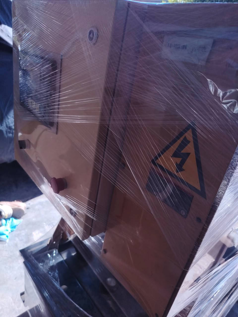 وصل الوحش البريطاني بيركنز 100 كيفي 

مولد زيرو وضع شركه شاشه تشغيل نظام أوتو 

فول ومكفول شرط الحمل والفحص

100 ملم جديد صفر ساعه زيرو

توليد لوري سومر كتر بيركنز فرنسي 

العنوان الأصلي الأنبار الفلوجة***********

فرع الثاني أرييل صناعه الجنوبي ***********
