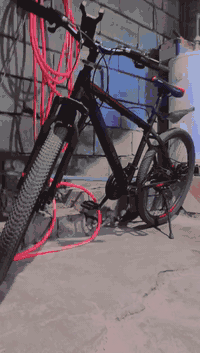 سلام عليكم بايسكل رياضي البيع 
صار شهر من اخذته بعده جديد 
البيع 90 وبي مجال 
مكان القبله شارع مدارس 
***********
