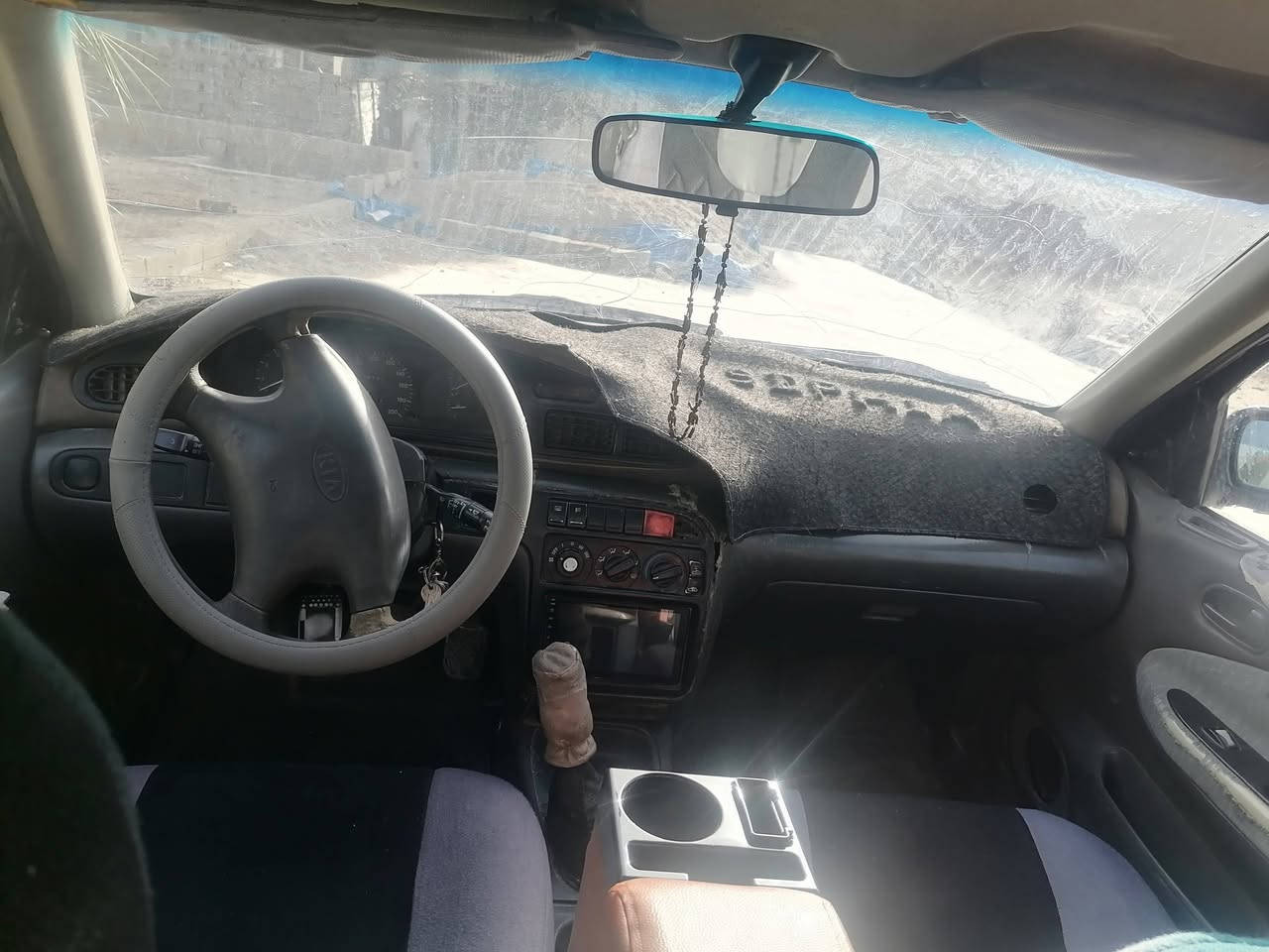 كيا سيفيا موديل ٩٥ كير عادي مكينه مفتوح مكفولات رقم ديالى سنويه ل ٢٩ مكان سياره بعقوبه حاليا اني موجود بغداد لمشتل   سياره حلوه كاعده بلاديه مكينه حاويه شادلها كلها شغاله بس تبريد نقص السعر ٣٤ وبيها مجال رقم ***********
