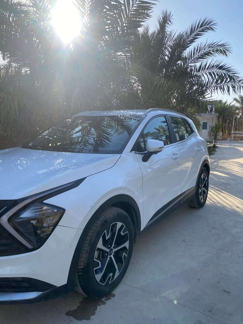 سيارة Kia Sportage 2023 وارد خليجي، كلين تايتل ومكفولة كفالة عامة، مغلّفة PPF أصلي بالكامل لحماية البدي.
الممشى 20 ألف كم فقط، بحالة ممتازة جداً.

المواصفات:
حساسات أمامية وخلفية، نظام النقاط العمياء، تشغيل عن بُعد، درايف مود، تحكم كامل بالستيرن، مثبت سرعة، مرايات جانبية طي تلقائي.

سيارة نظيفة جداً وجاهزة للاستخدام بدون أي مصاريف.

*********** واتساب
