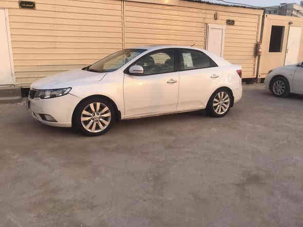 سلام عليكم سيراتو موديل 2011 رقم اربيل سنويه صاقطه 
السياره فول مواصفات بصمه فتحه شفتات استيرن 
مثبت سرعه تحكم مري شفط كامره داخل لونين 
السياره بيه جاملغ امامي مصبوغ فقط صوب اليمنه 
كير مكينه حداديه تخم تاير تبريد كوله شغال وخير من الله 
السعر 100 وبيه مجال الشراي الاستفسار ع رقم 
***********
