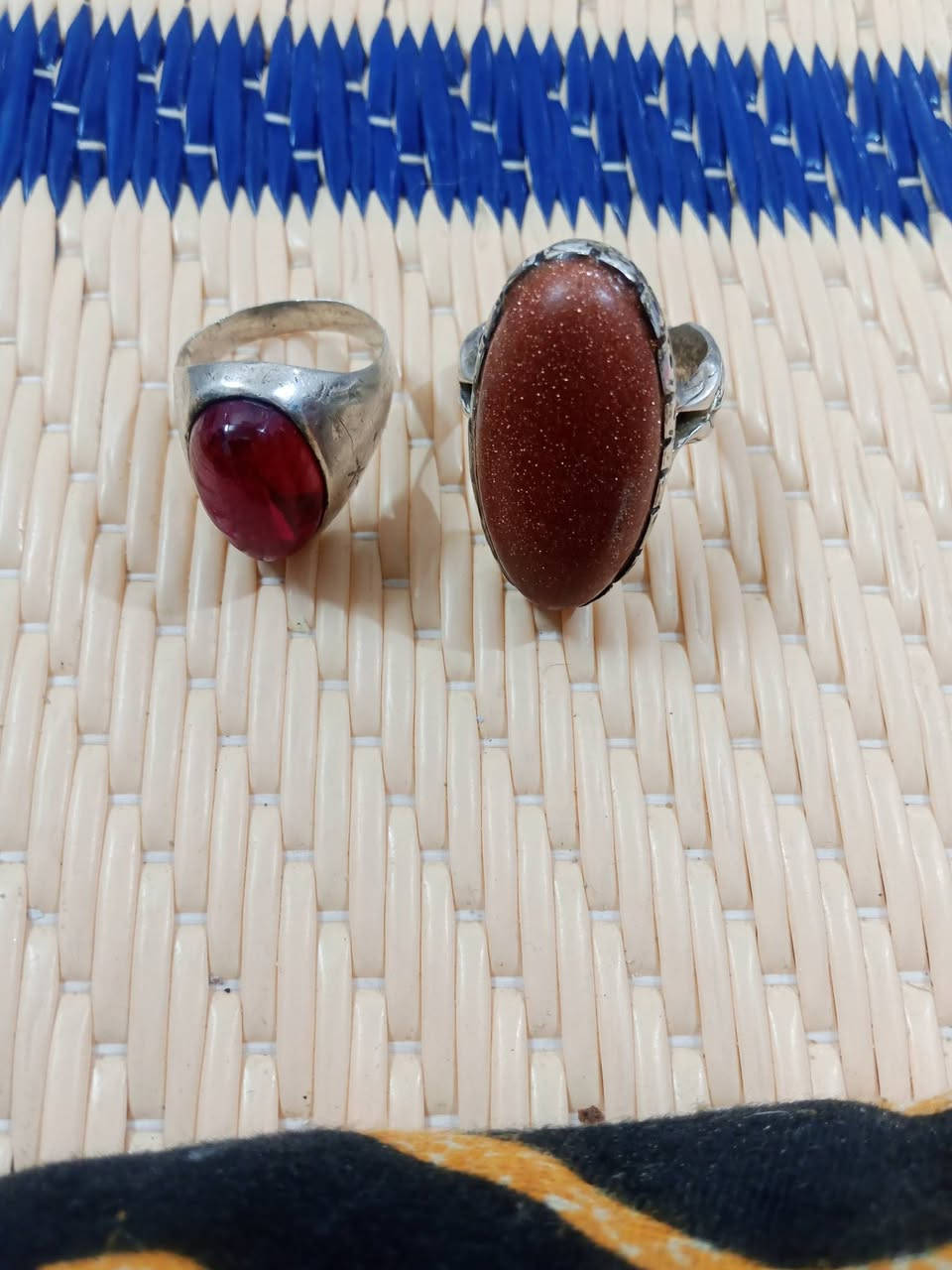 السلام عليكم محابس قديمات وصياغة قديمه امراوس اثنينهن بمحبس فيروزج نيشابور ي مكاني بغداد ***********
