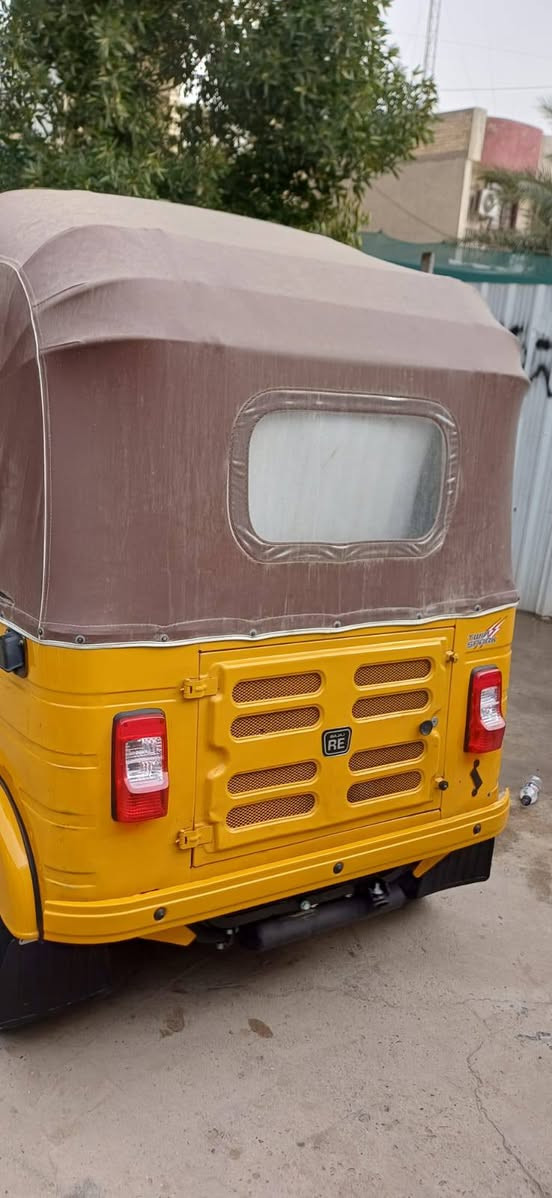 سلام عليكم تك تك موديل 20 رقم و سنويه كربلاء انكليزي تحويل ثاني يوم  السعر 7 مليون و بها مجال  التك تك خير من الله  ما ذب ربع عليها كبل للشارع  المكان بغداد الدوره رقم الهاتف ***********
