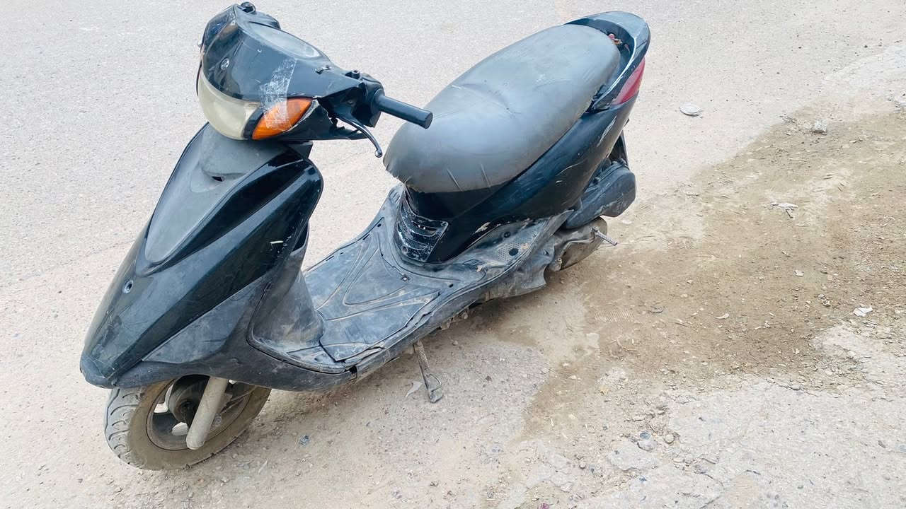 دراجه بريز   تشتغل هندر اوراق الدراجه موجوده للبيع السعر 300 
بغداد بلديات
 ‭0770 586 7649‬
