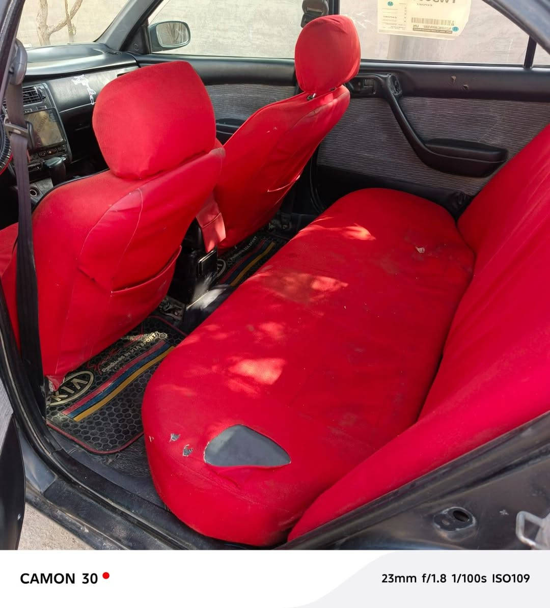 سيارة نظيفة مرتبة.
موديل 92. 
سعرها 40 وبيها مجال شي قليل 
***********
