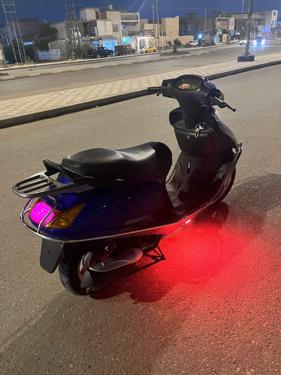 السلام عليكم شباب دراجة سبيسي صيني للبيع نظيفة الله شاهد مامتعوبه مال بيت شغاله نكره سلف كهربائيات هاي كلهة شغاله نضيفة مثل ماتشوفون بلصوره الاستفسار أكثر بلخاص وتدلل السعر خاص العنوان ميسان حي المعلمين الجديد رقم الهاتف ***********
