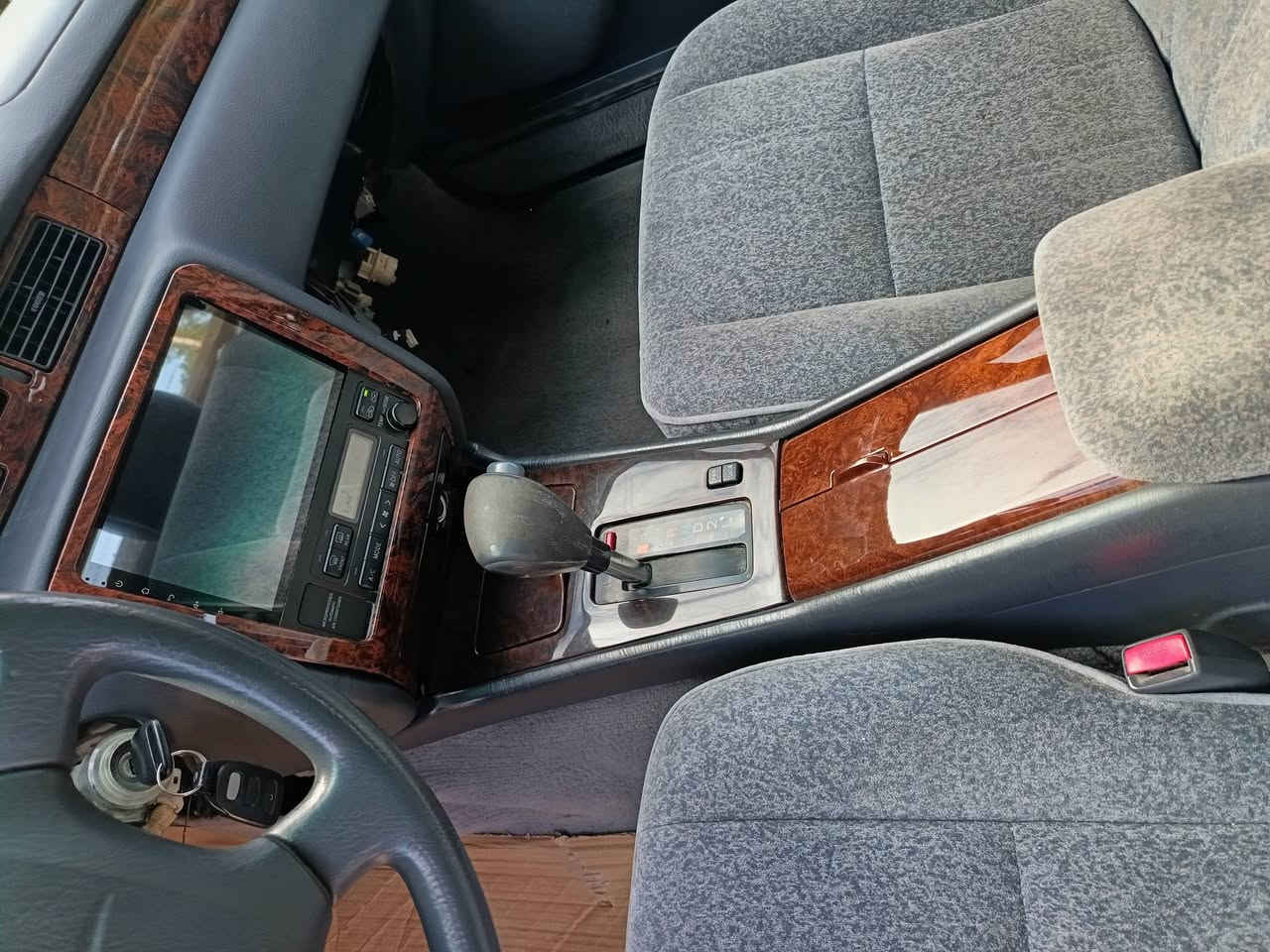 راس الثور أخضر زيتوني افلات تبديل جاملغ خلفي جهة السائق مصبوغه عام رقم نينوى مشروع وطني المالك بالبصره والوكيل العام بالبصره سياره السياره في النجف محرك وكير و كهربائيات  ودواخل جيدة تخم تاير وين تريد اطلع بيها حداديه جيده السعر 68 وبيها شويه مستعجل جدا على البيع *********** بيه واتس اب
