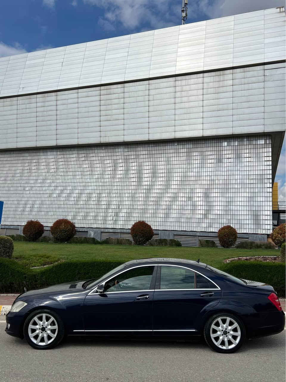 مارسیدس  S350 مۆدیل ٢٠٠٩ فول مواسەفات  كوشن كارەبا و جلد و هیتەر ساخ هی دوبەیە خۆمان هێناومانە  ١٣٥ هەزار ڕۆشتووە  گێڕ و مەكینە و كارەبای  بەشەرت هەمووی پێش و دوای چركەی نییە
لەسلێمانیم موشتەریت تێل بكە لە خزمەتام 
نرخ ٦٧ گەڵا - ***********
*********** السليمانية, العراق
