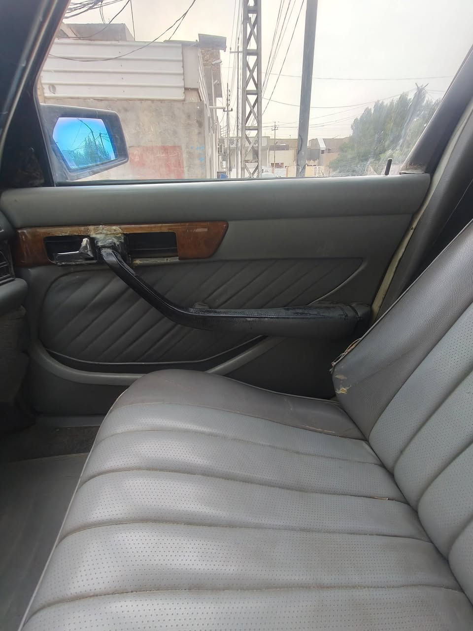 سلام عليكم مارسدس موديل82 جامبو رهاسي45وبيها مجال بيع او مراوس واساب ***********
