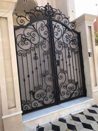 العمل باب سياج حديد 2ملم الموقع حريه بغداد الرقم 07723177143