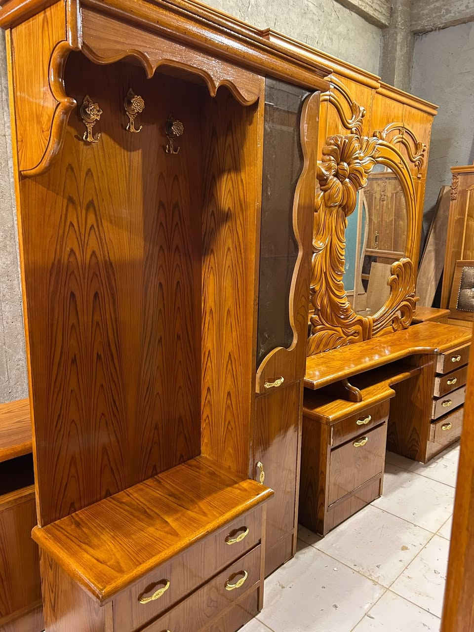 غرفه للبيع ⚜️🔱🔱
6باب ملحق 🚪صاج الكنتور دنك مهوكني فصال ظهر الكنتور جمبر نقش سوري شغل توصي ثقيل 
للاستفسار الاتصال على الارقام 
اسيا 📞(***********)
كورك📞  (***********
عنواننا
الحدباء معرض ابو حسون قرب مرطبات البحرين❄️⭕️⭕️
