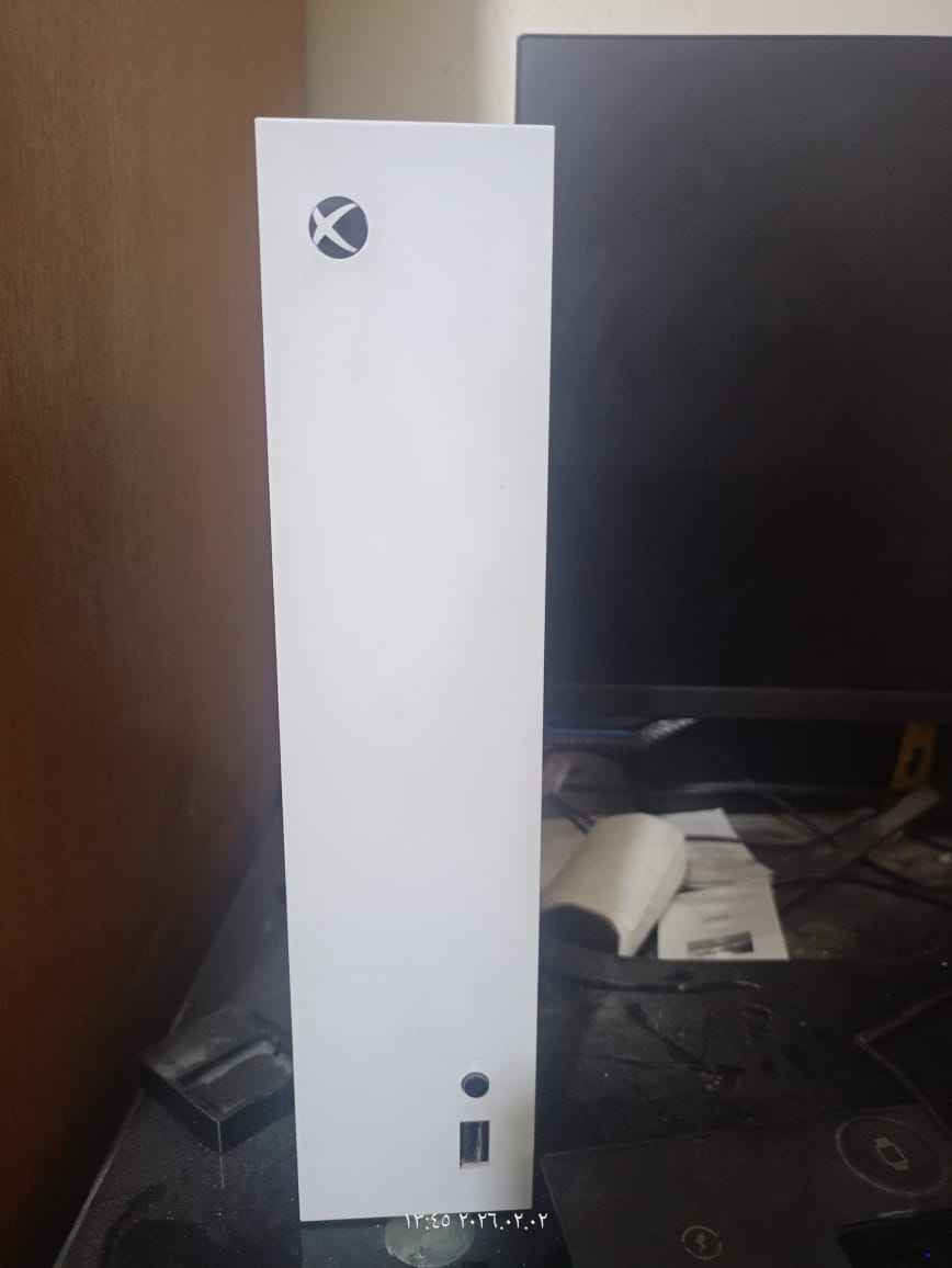اكس بوكس سيريس اس ٥٠٠ g 
جديد ويا كارتونه ويا ثنين يدات إصليات 
ويا شاشا ١٢٥ هرتز ويا ubs 1800  وبطاريات يدات وستان يدات كامل وكم لعبه بل حساب  
‏‪***********‬‏ رقمي مكان بغداد 
وتساب *********** بغداد, العراق
