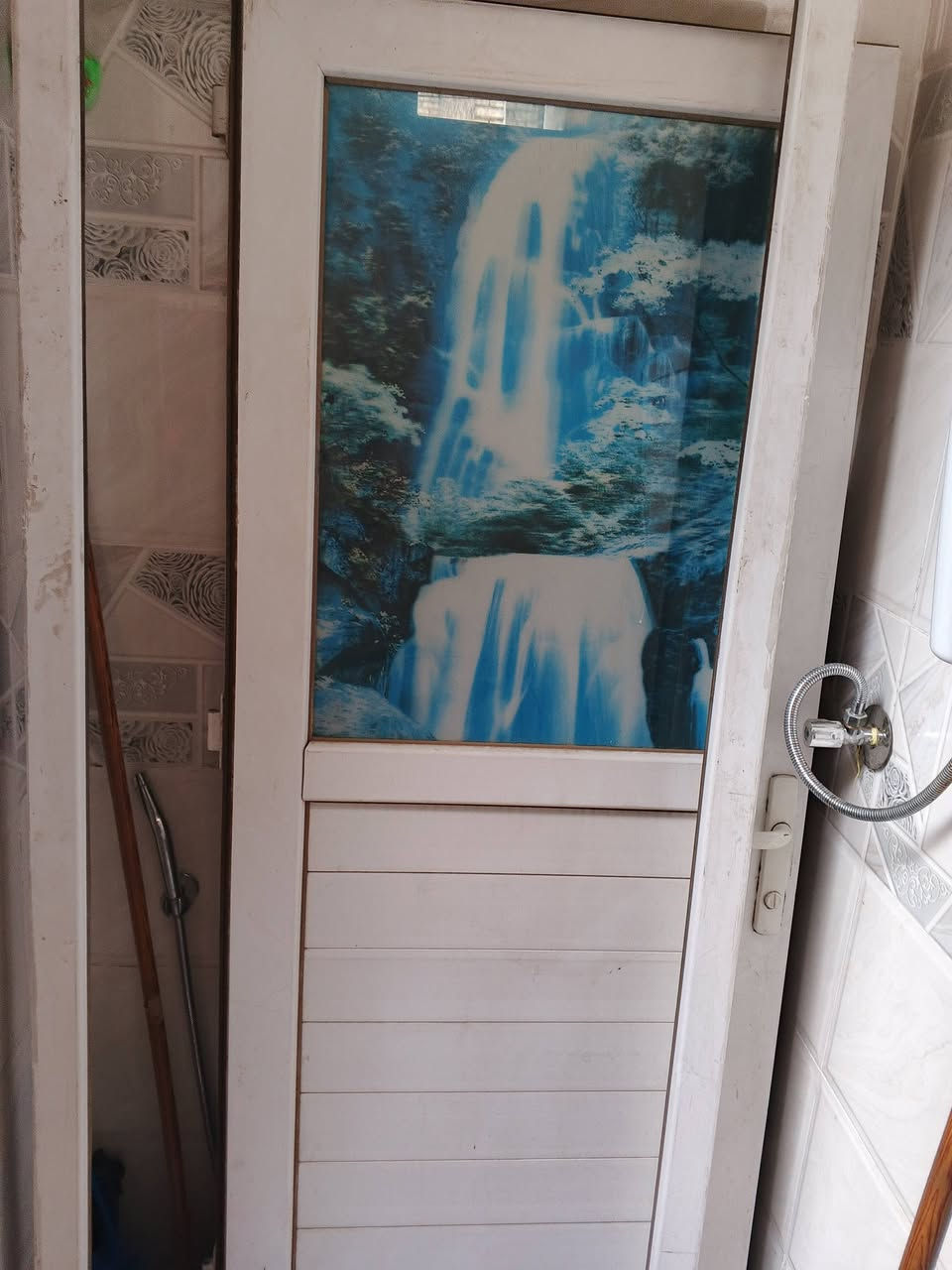 سلام عليكم باب للبيع تفصال ثقيل ونضيف جدا طوله 170 وعرضه 70 سعر 35 وبي مجال مدينه  الصدر ***********
