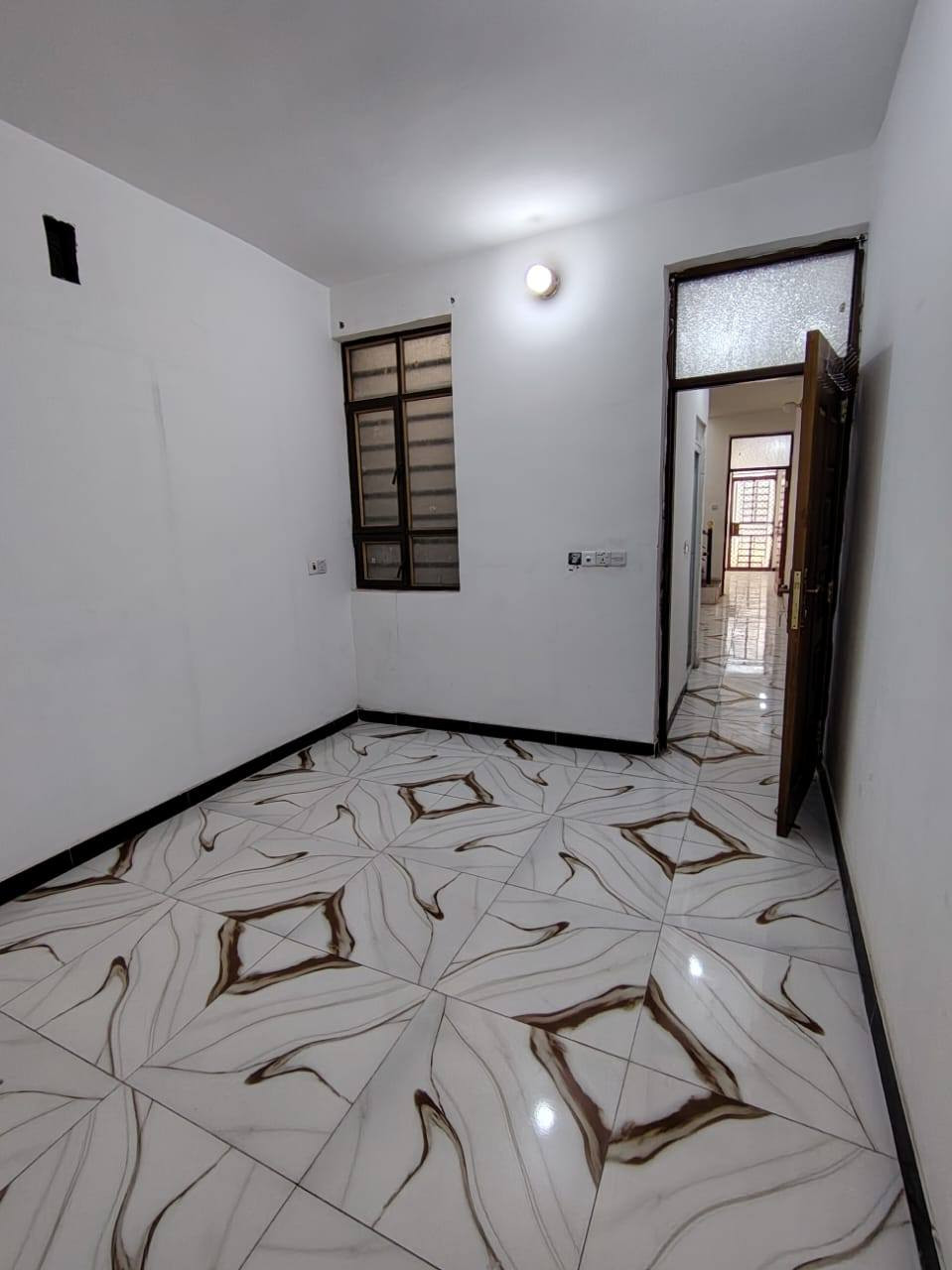 السلام عليكم بيت للبيع 60 متر مسلح طابقين يتكون من طرمه وصاله ومطبخ وغرفه نوم وصحيات ومنور ..
طابق ثاني من غرفتين نوم وصحيات وبيتونه وسطح موقع القطاع الاول بلفرع المقابل لفرع جامع المشاهدة للاستفسار خاص او الاتصال ***********
