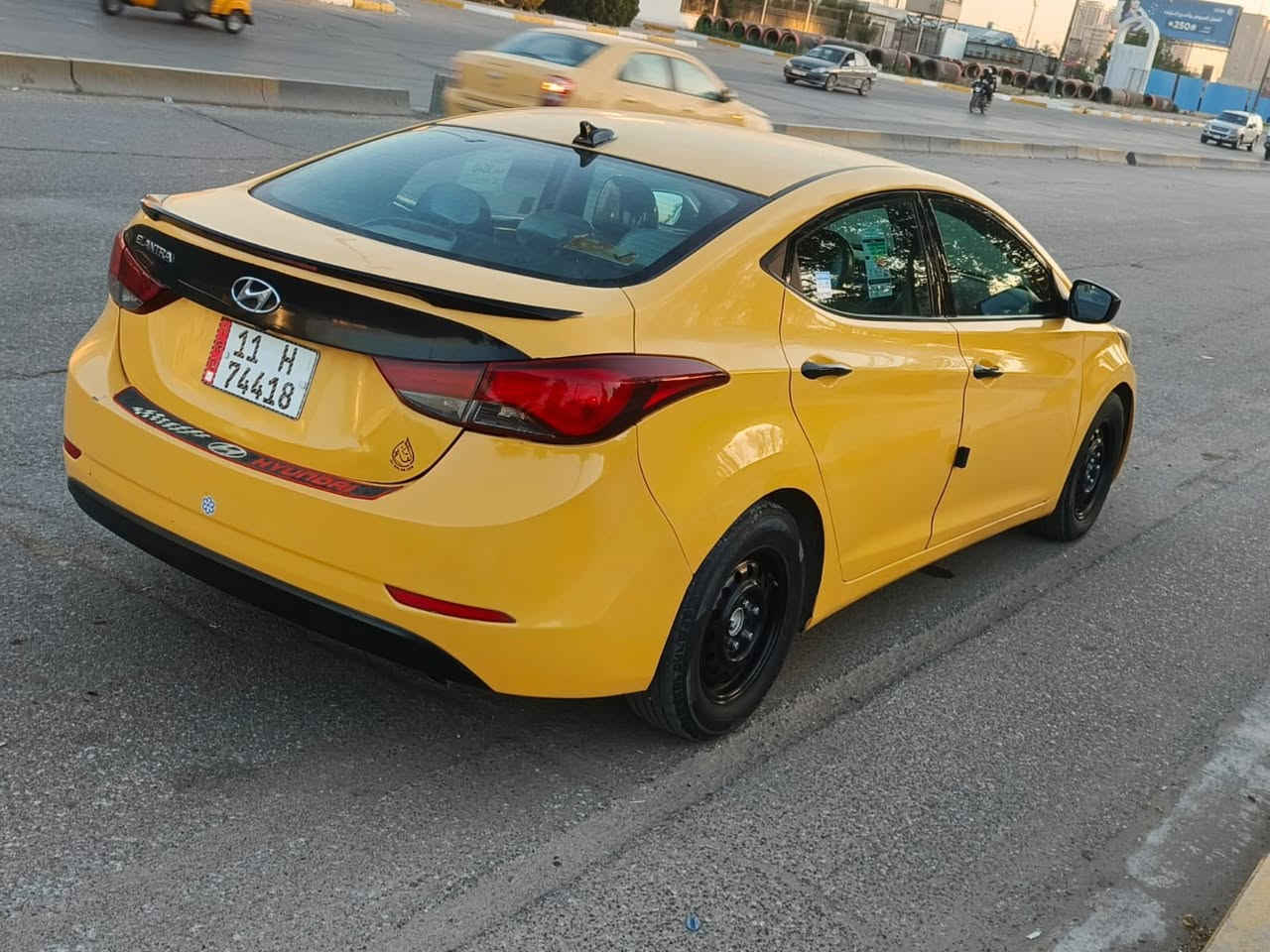 سلام عليكم النترا2016رقم بغداد  السياره كلش جديده قطعه وحده فقط ليبل واحد كلها السياره بدون دواخل بدون ايرباك شرط كير ومحرك وحداديه كفاله تخم تاير جديد مال جناي جاهزه الاخير مكينه2000دوش السياره كلش جديده 
تبريد ثلج تدفئه شغال دوشمه جديده شرط 
السعر105وبيها مجال 
الاتصال***********
مامتواجد بلخاص 👆👆
مواصفات السياره 
تحكم استيرن 
نصام ايكو 
اشاير بلمري 
شاشه صغيره 
كامره
