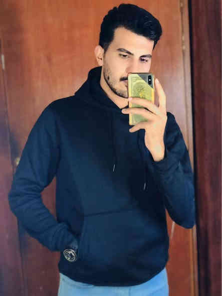 وصلت مجموعة الهوديات الأكثر طلباً!
متوفرة بعدّة ألوان قوية تناسب كل الأذواق… خامة دافئة، ناعمة، ومناسبة للشتاء 💯

🧥 تفاصيل المنتج:
• خامة عالية الجودة
• قطن + فايبر ناعم
• هودي بقبعة وجيب أمامي
• يناسب رجالي ونسائي (Unisex)
• ألوان متعددة: أسود – أبيض – رمادي – بنفسجي – أزرق – وردي – أحمر – برتقالي – زيتي – بيج وغيرها

📏 القياسات المتوفرة:
S – M – L – XL – XXL
(متوفر قياس أكبر حسب اللون والموديل، اسألنا بالخاص)

✔️ مناسب للجامعة – الخروج – الملابس اليومية
✔️ ثبات لون بعد الغسل
✔️ خامة ثقيلة ودافئة
السعر :8 القطعة
قطعتين 15 الف 

📩 للطلب: خاص
📞 واتساب: ***********
📍 بغداد  الطارمية – توصيل لكل المناطق
توصيل داخل القضاء مجاني
