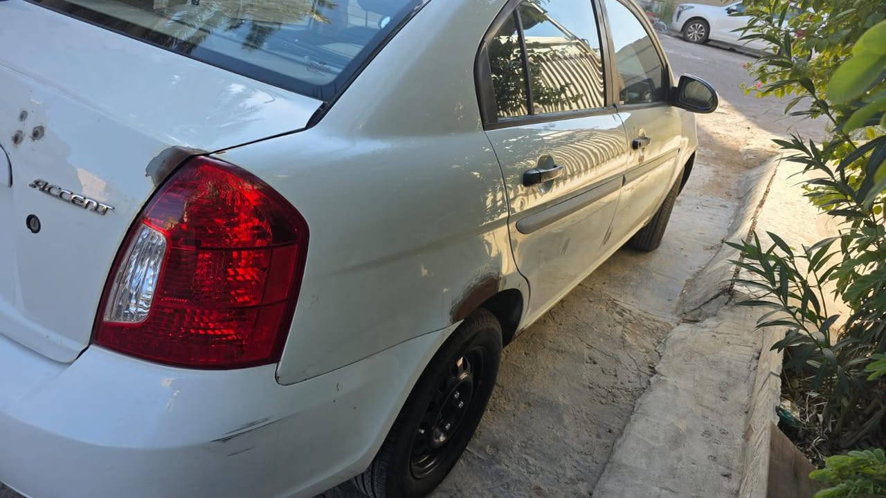 اكسنت ٢٠١٠ خليجي 
محرك ١٦٠٠ 

والشكل واضح بالصور .. السعر ٦٨

عنوان شارع فلسطين
‏‪***********‬‏
