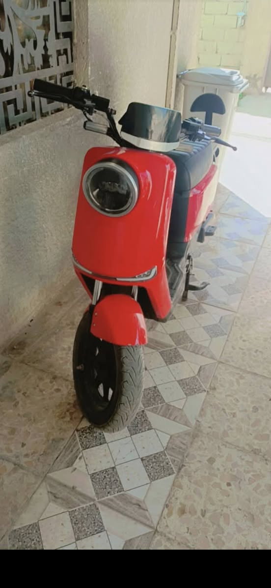 سلام عليكم دراجه شحن بعدها جديده استخدام قليل حجم R11 سعرها ٤٥٠ الف وبيها شويه مجال   للستفسار ***********    ***********
