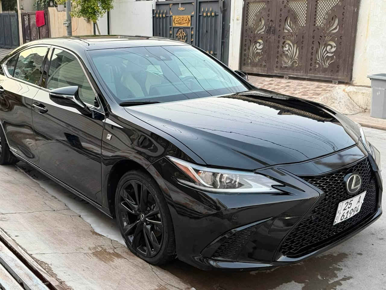 لكزس هايبرد Es300h 2022 f sport
49,000 mile  
سلايت 
كشن تدفئه تبريد 
كشن كهرباء 
رادار امامي 
رادار جانبي 
رادار خلفي 
حساسات اماميه خلفيه 
لايتات تفاعليه 
شاشه جبيره اكبر حجم كار بلي 
ستيرن تدفئه 
ماوس 
شحن وايرليس 
ويل f sport 19 
السياره مختم f sport بكل الاماكن 

صبغ السياره ٤ قطع مع تعديل بارد فقط في بدنه طرف السايق
صور السونار و الضرر داخل المنشور 
سعر السياره 232 ورقه مع مجال بسيط 
***********
