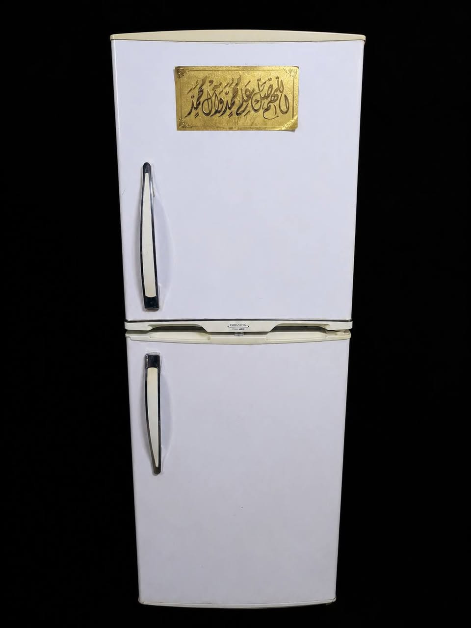 السلام عليكم عندي ثلاجه للبيع نضافه وسط مابي شي شغاله بس مجرد زرف بلفريزر 
العنوان: النجف شارع حنون 
***********
