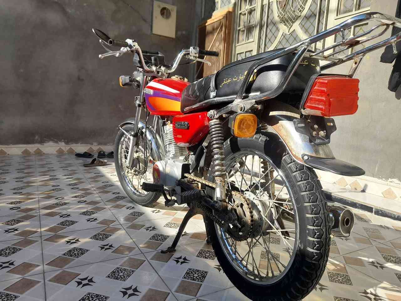 السلام عليكم اربعه كير ارشه اوراق  موديل ٢٠ جاهزه نقص الشاير الوره فقط سعر ٦٠٠ وبيه مجال  مكان الخاجيه ***********
