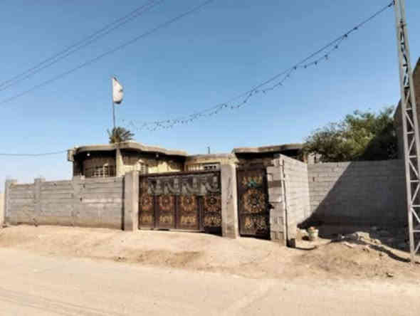 منزل  للبيع 
زراعي 
المساحه 500
٣  غرف كل وحده6x4
وصحيات داخليه ومطبخ6x4 وصاله 4x15 واستقبال 12x4
ومتوفر جميع الخدمات ( ماء وكهرباء وامبير) وشارع تبليط بالباب 
تبعد عنه المدرسه تقريباً 400
 العنوان  الشطره منطقه الرمضان ع شارع ال سيد حمد
***********
***********
