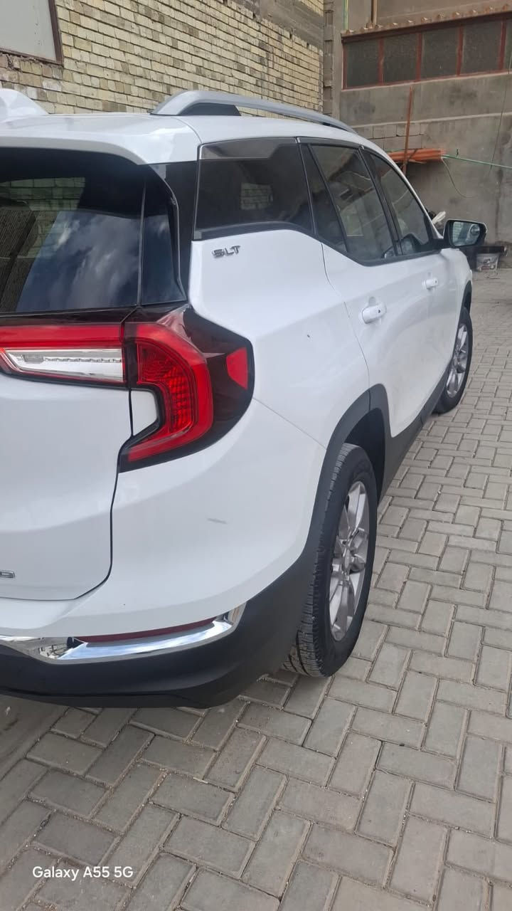 جمسي تيران 2023 
فول مواصفات 
عدا الفتحه محرك وكير حداديه جديده
ماشيه 60 الف
كشنات جلد كهربائي تدفئه
حادثه بسيط 
حافة البنيد وشويه من حافة الجاملغ 
صورة الشاصي بالمنشور
باسمي
السعر رقم 1 رد تلقائي
***********
***********
