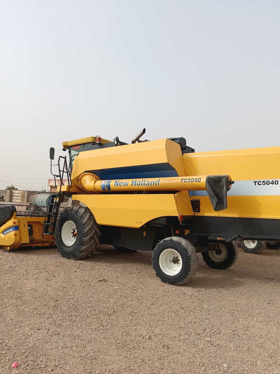 حاصود للبيع موديل 20 مشتغل 3100 ساعه سعر على خاص ***********
