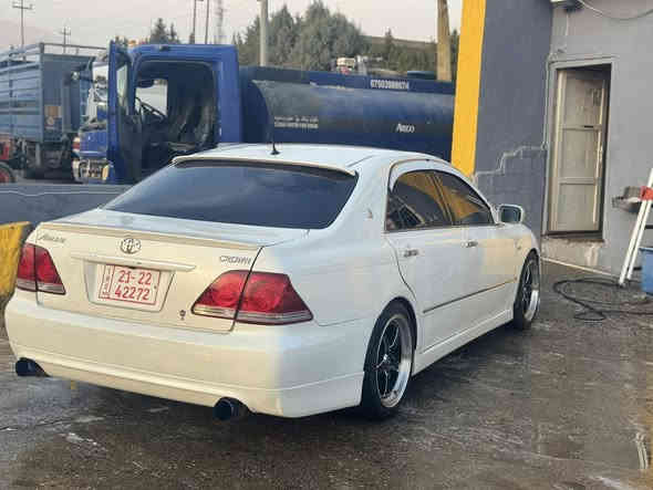 شاهینە 2005
182 بەتامی 184

براوە براوە

کامل جائیزە 

قەترەی دوکەلی نیە 

جڵدە 

هیتەرە

فۆرمیکا سورە

سلایتە 

ئاوێنە ئیشارەتە 

ویل وێڵدە 

گزۆزی سپۆرتە

تەقەو گەلایەک بشکێنە 

دەعامی بۆ دەعامی بەشەرتی بیست فیتەر

رێک ناو پاکەتە 

ماڵەکە مالی خۆمە ئی مەعرەز نیە  

یەک قەترە دوکەلی هەبو دە گەلا بشکێنە

  گەر مشتەری تێل بکە لە رانیەم 

***********

***********
