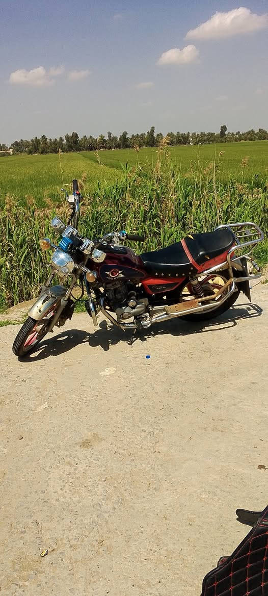 سلام عليكم البيع دراجه جونده موديل 2017 رقم وسنوية ل 2030 رقم نجف إنكليزي مداور ثاني يوم دراجه جاهزه برغي واحد ما ماعايزه مكينه ما مفتوح السعر 750 وبيه مجال المكان نجف ناحيت الحرية الرقم لتواصل ***********
