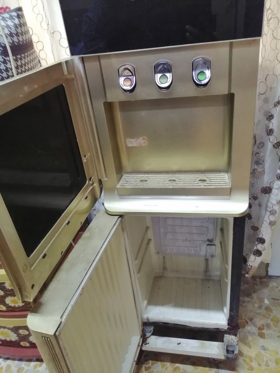 ثلاجه للبيع منقصه غاز بس هيتر يشتغل ادفع سعر عجبني ابيع


**إذا كنت صاحب هذا الإعلان وتريد حذفه لأي سبب، رجاءا أرسل رسالة إلى الدعم الفني**