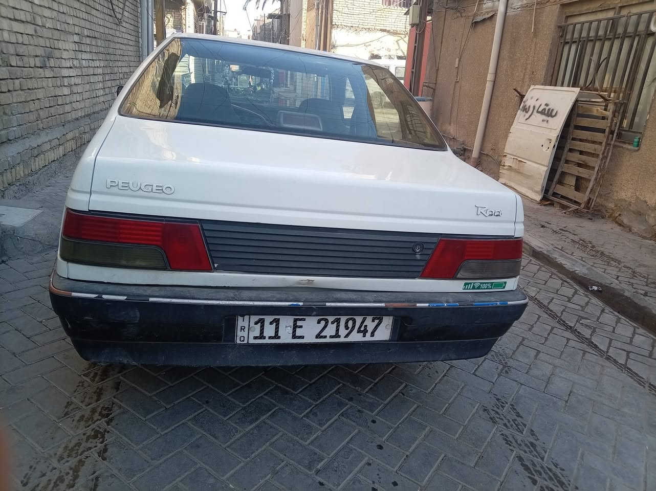 من رخصة الادمن
سلام عليكم يخوان 
سياره (بيجو روئ) مديل 2009
السياره رقم انكليزي جديد وثاني يوم التحويل بدون غرامات او مخالفات 

سياره المحرك سليم وغير مبدل 
الكير سليم وغير مبدل 
التكيف شغال تدفئه وتبريد بدفع كلش قوي 
الكهربائيات ومن دون حلفات وين متريد تفحص افحص سليمات وبعز الصيف متوكف بيك
بدون خياسات والصندوك الخلفي بدون ضرر او خياسات ويجي ويه السياره سيبايه وسبير و تاير اضافي 
الاضرار:
كما موضح في الصوره الباب الايمن الخلفي بي طخه تكتك والسياره سابقاً صابغها نص للجماليه 
والهلال مالتاير بس مرجعه 
سليمه والله وانطيك ضمات ترايها من بغداد للبصره 
لمعرفه السعر الاستفسار ع هذا الرقم
*********** 
بي واتساب
