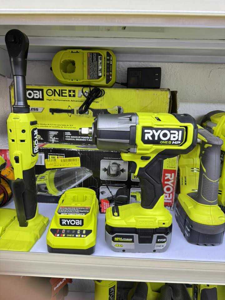 سلام عليكم اخوان 
من رخصة الأدمن 
 دريل لقمه RYOBI متوفر جديد ومستخدم التفاصيل داخل الف يو 
توصيل متوفر 
📞*********** واتساب
