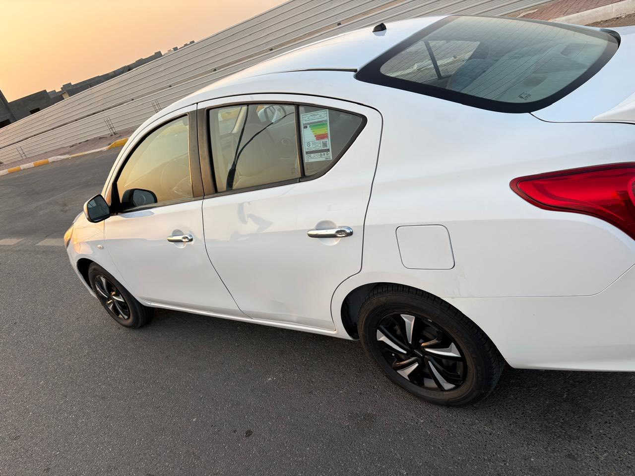 للبيع سني هندي ( بليته زركة )
موديل  2019
كاملة من كلشي .. هزة جديدة 2026
سيارة كلش نضيفة ، صدر جديد ، تختم تاير جديد ، تبريد تدفئة فول ، كير ومحرك مقفولات ، سيارة متصرف عليها ربع .
السعر  110 $  وبيها مجال .

***********
