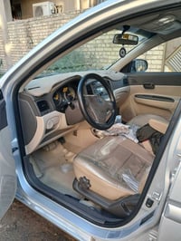 للبيع هونداي اكسنت 2010 الشركه العامه محرك 1600 مكفوله من الصبغ رقم بغ...