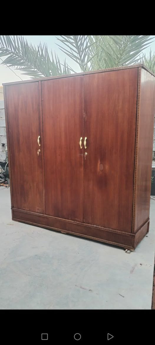 السلام عليكم كنتور ٣بوب صاج حطاطة السعر ١٤٠ وبي مجال قليل
بوفية صاج حطاطة الطول متر و٨٠ السعر ١٢٥ وبي مجال قليل للاستفسار خاص اوالاتصال على الارقام التالية ***********
*********** فلوجة قرية المختار
