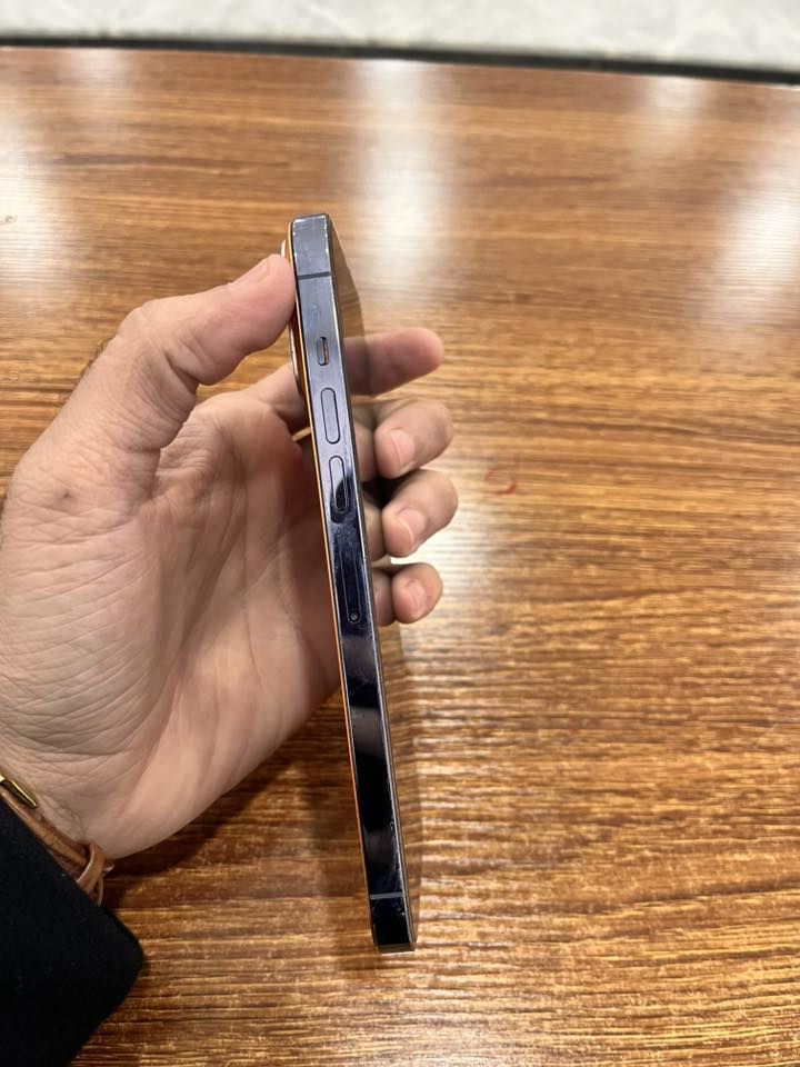 ايفون 13 برو ماكس
بطاريه 79

ذاكره 256

لون بحري

نضافه الجهاز 100 
السعر 600 الف

***********
