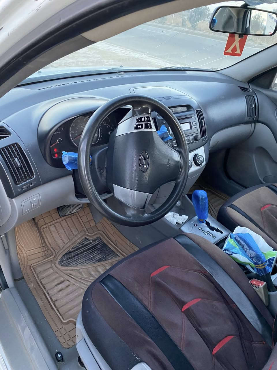 السلام عليكم النترا واردامريكي السياره ليبل واحد بس بلعراق صاربيها صبغ جاملغ وباب بدون دواخل موديل 2007 بغداد دولي هزه جديده باسمي سياره فتحه حساس بريك هورن مانع سرقات ماشيه 148 سياره جديده كلش مال جني تخم تايرات جدد 
السعر 107
مكاني ديالى المركز 
***********
***********
