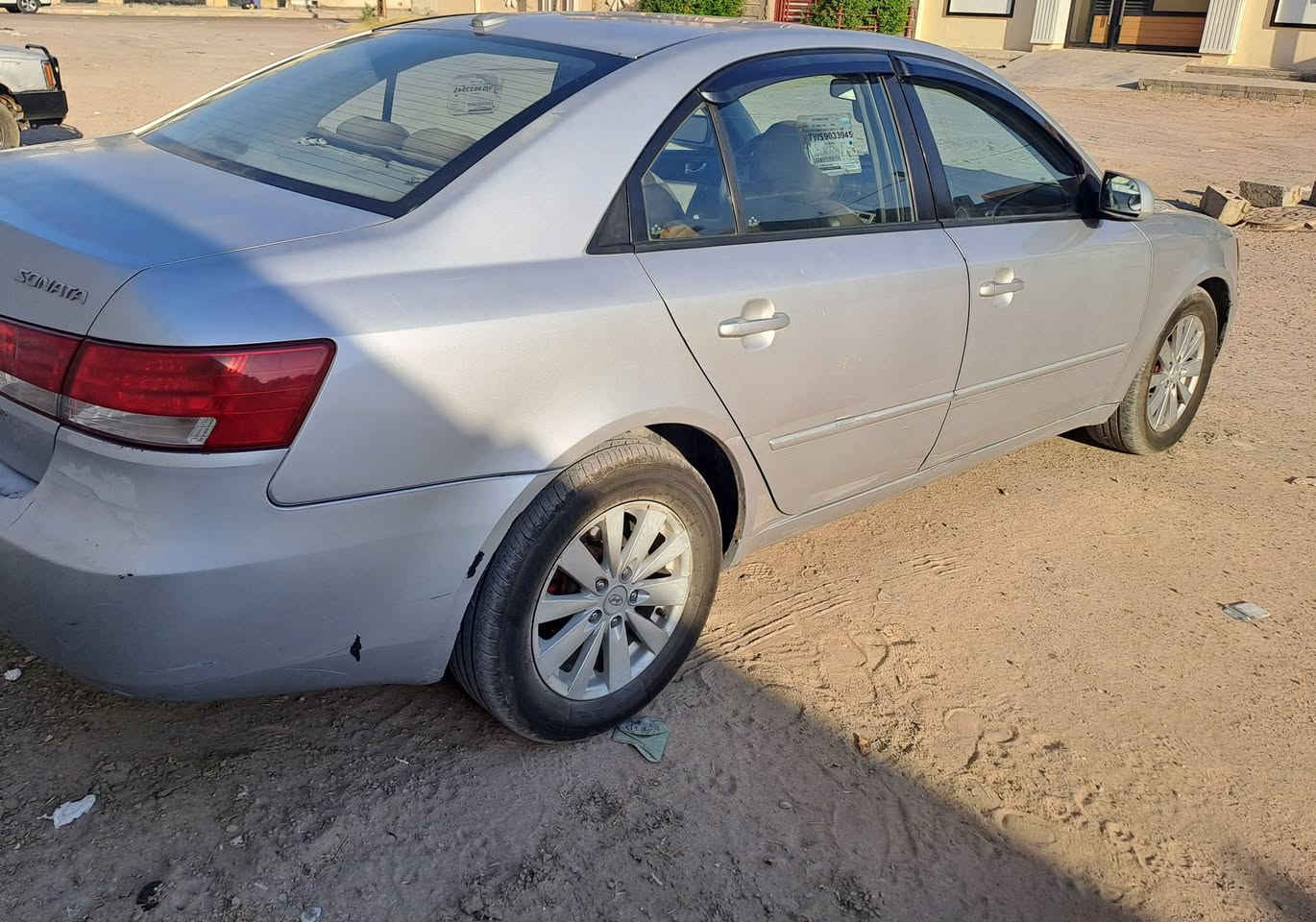 السلام عليكم 
سوناتا 2008
وارد امريكي  محرك 2400
ليسيارة نضيفه بلاديه 
الاتصال على الرقم 
***********
 بل واحد حادث جاملغ الامامي 
بدون داخل
رقم بغداد
